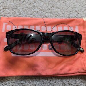 Fossil wayfarer sunglasses with bag
